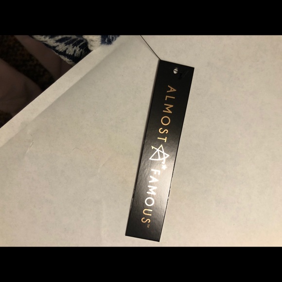 Almost Famous Blue/White Pattern Crochet Cardigan - Picture 6 of 7